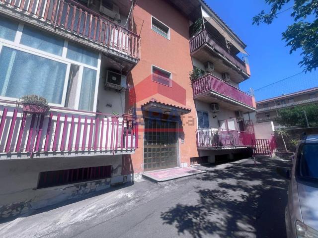 Appartamento in vendita di 140 m² in Via Finocchiari, 121
