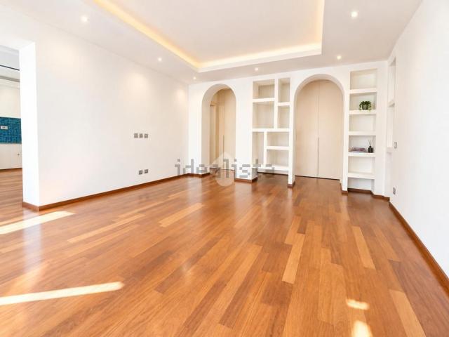 Appartamento in vendita di 140 m² in Via Francesco Angeloni, 48