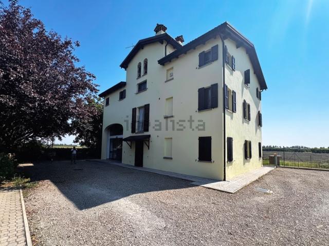 Appartamento in vendita di 140 m² in Via Francesco Baracca, 22