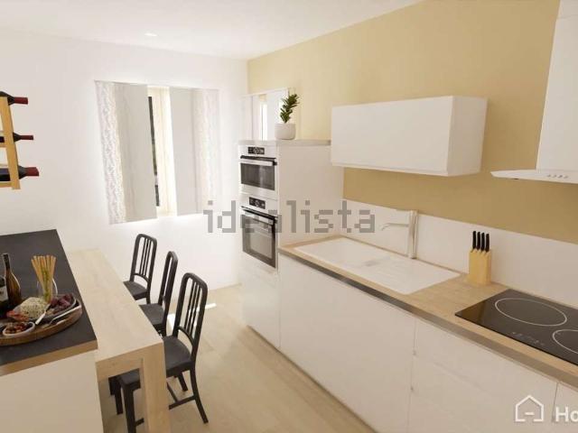 Appartamento in vendita di 140 m² in Via Francesco Cusani