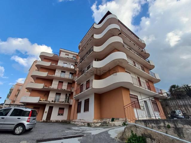 Appartamento in vendita di 140 m² in Via Francesco Crispi, 43