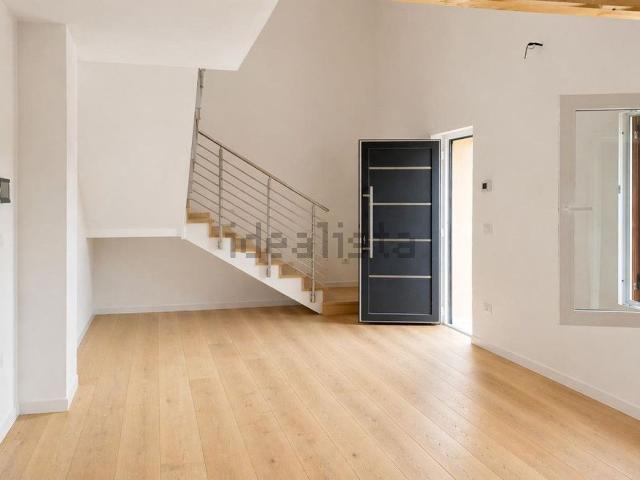 Appartamento in vendita di 140 m² in Via Fratelli Pasini