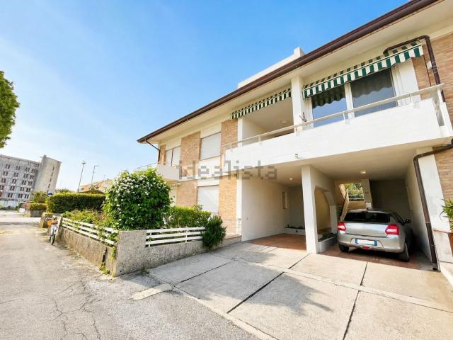 Appartamento in vendita di 140 m² in Via Fratelli Vivaldi, 120