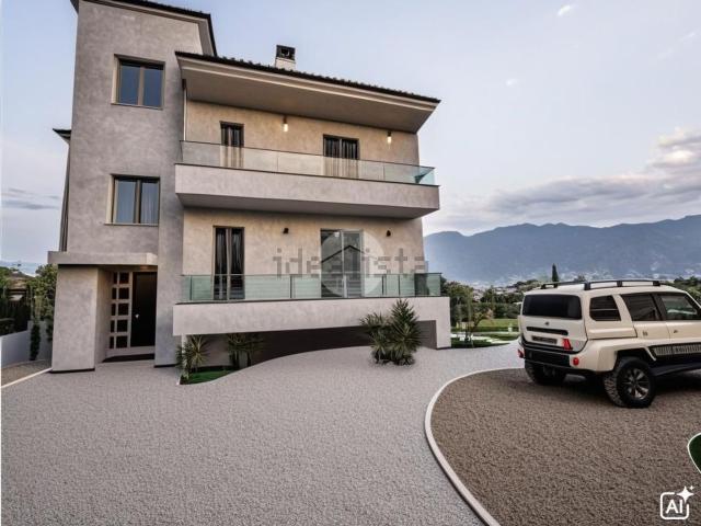 Appartamento in vendita di 140 m² in Via Fusaro, 16