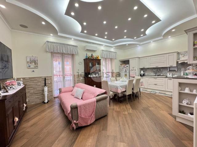 Appartamento in vendita di 140 m² in Via I Licerta, 14