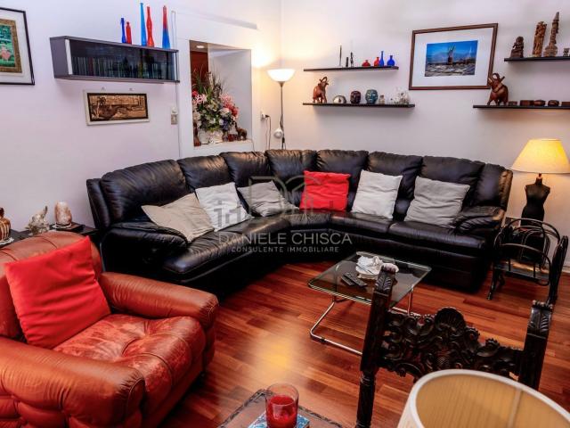 Appartamento in vendita di 140 m² in Via Ippolito Nievo, 1