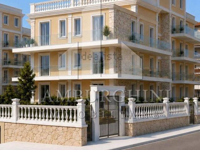 Appartamento in vendita di 140 m² in Via Italo Scalambra