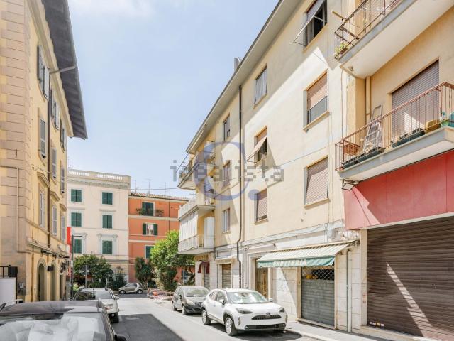 Appartamento in vendita di 140 m² in Via Orlando Ferrazza, 5