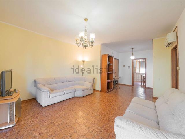 Appartamento in vendita di 140 m² in Via Londra, 1