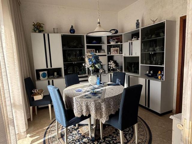 Appartamento in vendita di 140 m² in Via Lago D&apos Iseo