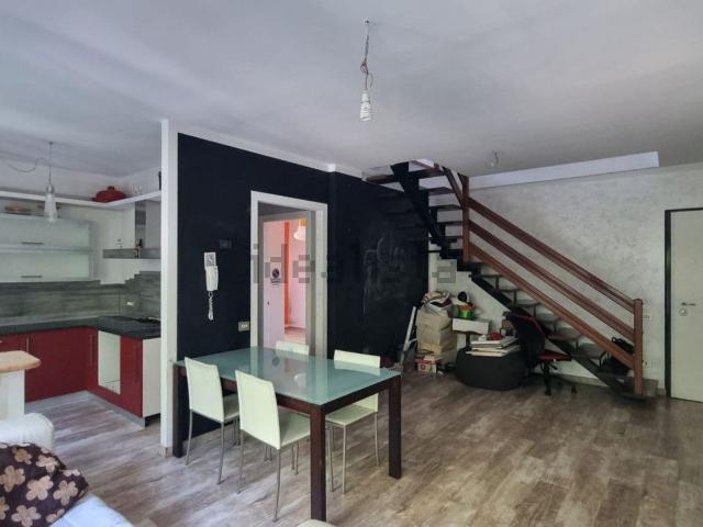 Appartamento in vendita di 140 m² in Via Leopoldo Moggi