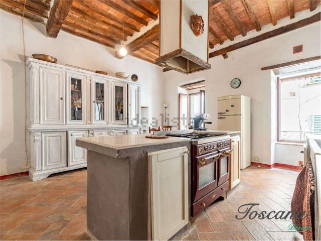 Appartamento in vendita di 140 m² in Via Licurgo Bardelloni, 49
