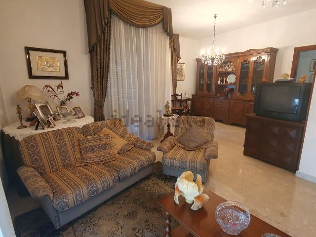 Appartamento in vendita di 140 m² in Via Luigi Corvaglia, 34