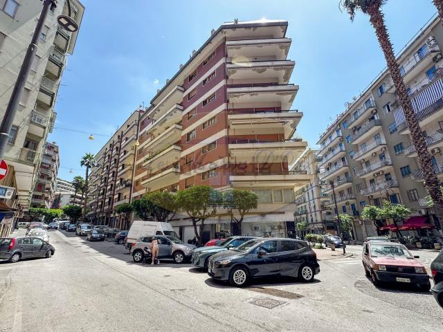 Appartamento in vendita di 140 m² in Via Luigi Guercio, 16