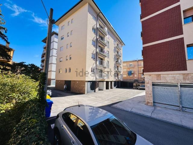 Appartamento in vendita di 140 m² in Via Luigi Falconi, 67