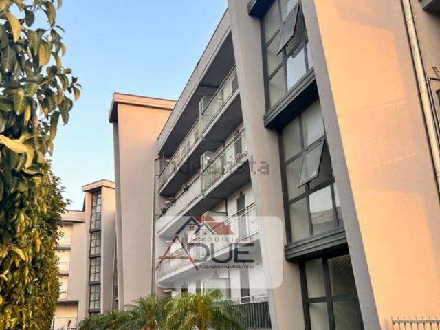 Appartamento in vendita di 140 m² in Via Mongibello