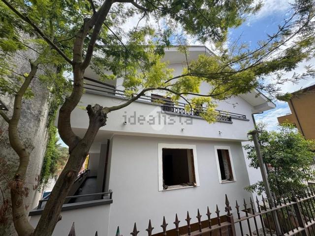 Appartamento in vendita di 140 m² in Via Montecassino, 51
