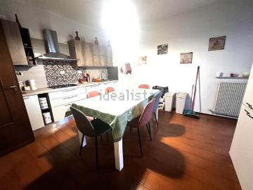Appartamento in vendita di 140 m² in Via Montelungo