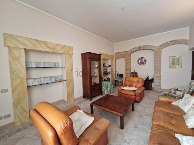 Appartamento in vendita di 140 m² in Via Monterone