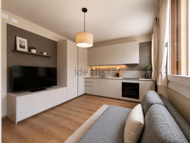 Appartamento in vendita di 140 m² in Via Monti del Sole