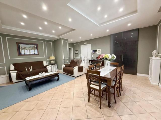 Appartamento in vendita di 140 m² in Via Mosè Coppola, 25