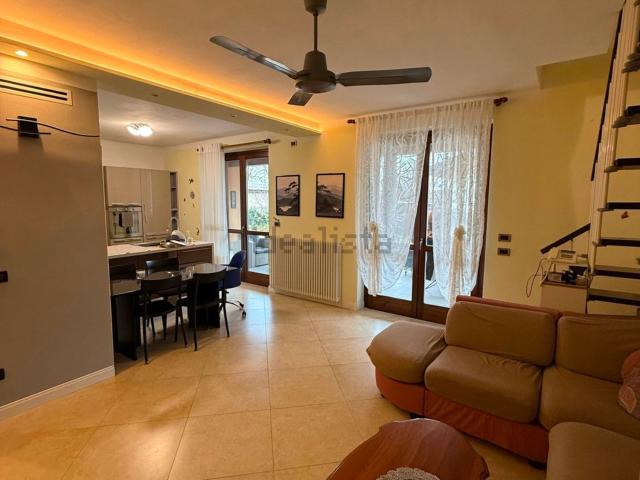 Appartamento in vendita di 140 m² in Via Madre Teresa di Calcutta