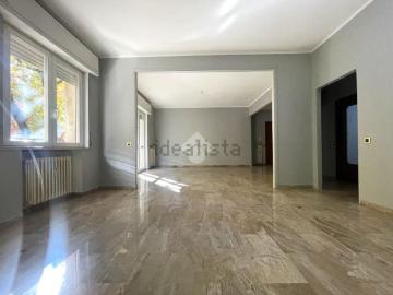 Appartamento in vendita di 140 m² in Via Marmolada, 20