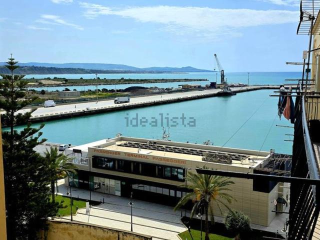 Appartamento in vendita di 140 m² in Via Marullo