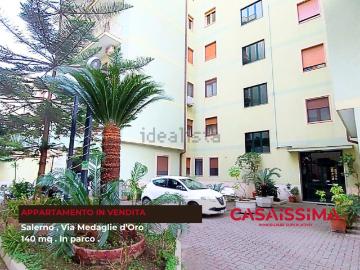 Appartamento in vendita di 140 m² in Via Medaglie D&apos Oro, 38
