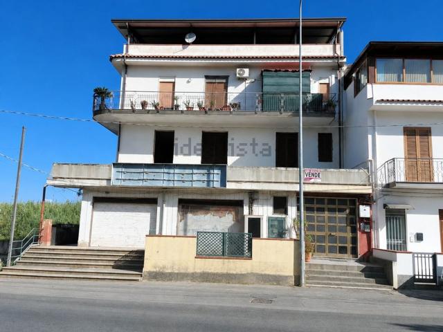 Appartamento in vendita di 140 m² in Via Nazionale Terme, 272
