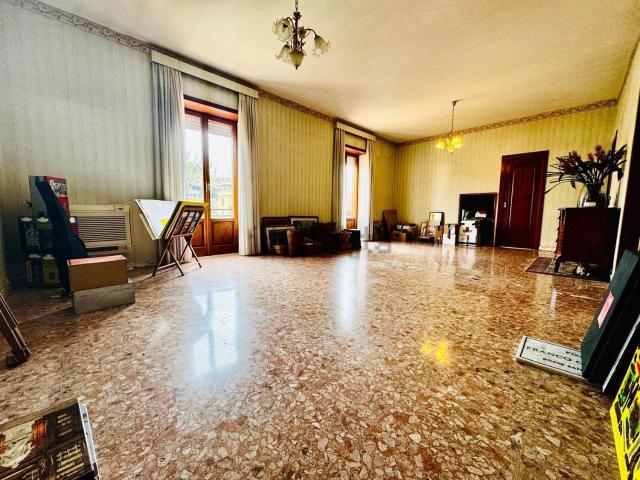 Appartamento in vendita di 140 m² in Via Salaria, 1451