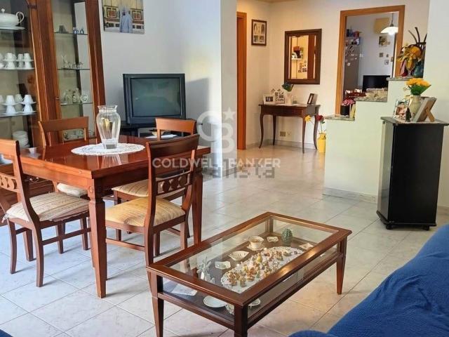 Appartamento in vendita di 140 m² in Via San Giuliano Prima Traversa, 33