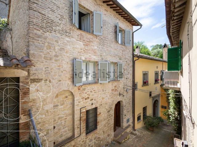 Appartamento in vendita di 140 m² in Via San Quirico, 2