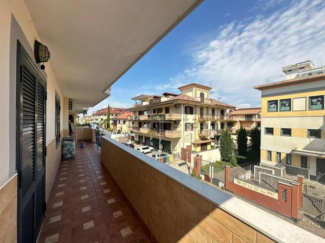 Appartamento in vendita di 140 m² in Via Santa Rita da Cascia, 40