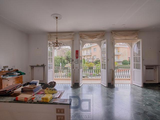 Appartamento in vendita di 140 m² in Via Siena
