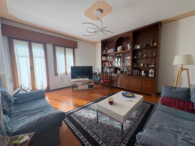 Appartamento in vendita di 140 m² in Via Silvano Bolzoni