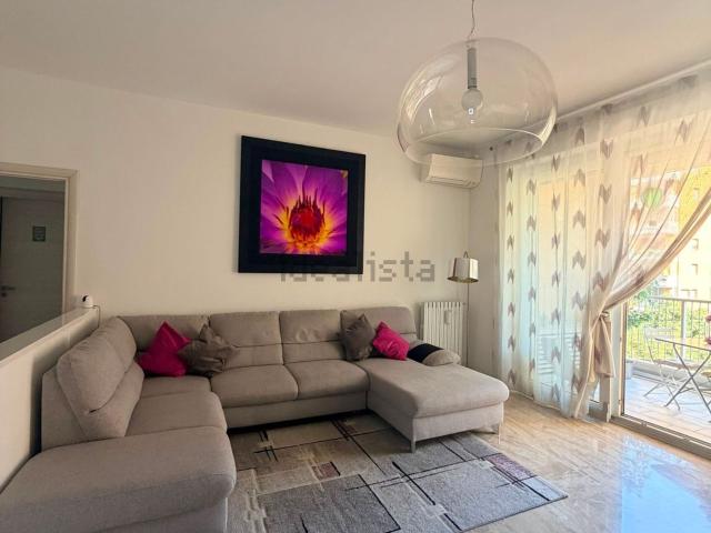 Appartamento in vendita di 140 m² in Via Sporting Mirasole, 34