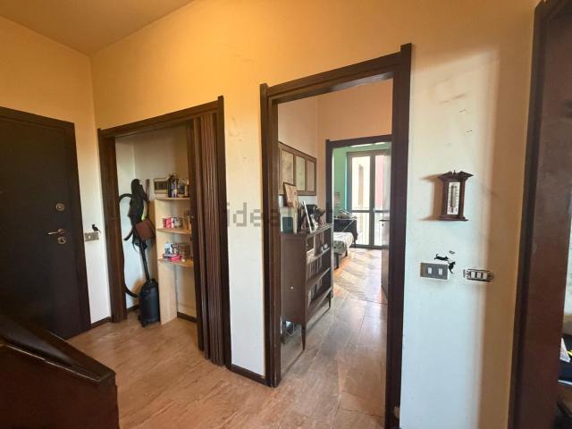 Appartamento in vendita di 140 m² in Via Sporting Mirasole, 34