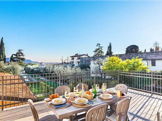 Appartamento in vendita di 140 m² in Via Statale Maderno, 127