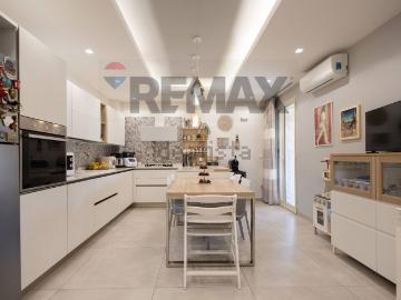 Appartamento in vendita di 140 m² in Via Pompeo Cisternazza, 10