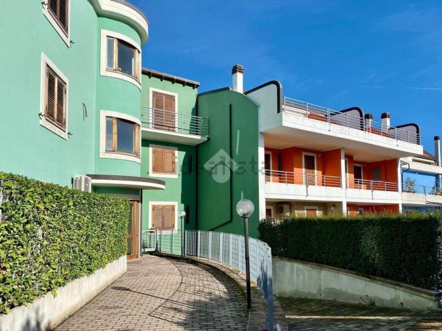 Appartamento in vendita di 140 m² in Via Padre Gaetano Piccirilli, 44