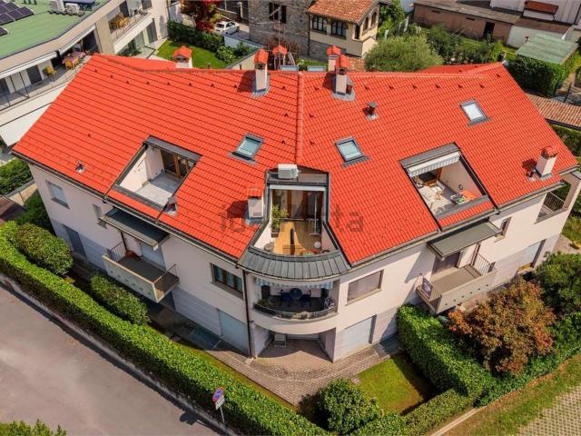 Appartamento in vendita di 140 m² in Via Paolo Berlendis