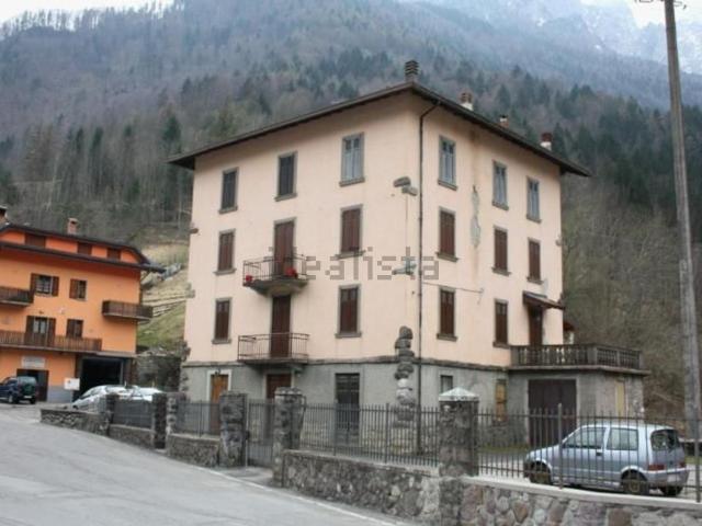 Appartamento in vendita di 140 m² in Via Papa Giovanni XXIII, 9