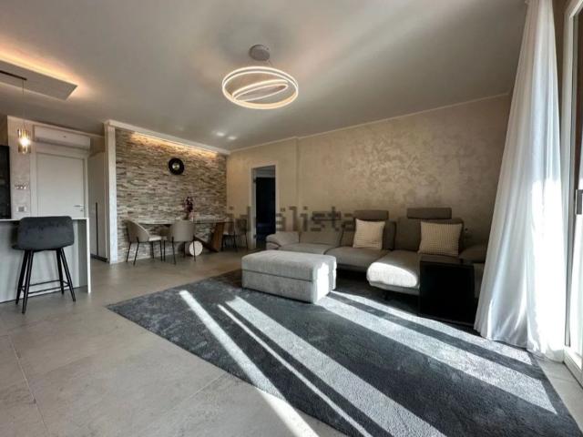 Appartamento in vendita di 140 m² in Via Papa Paolo VI