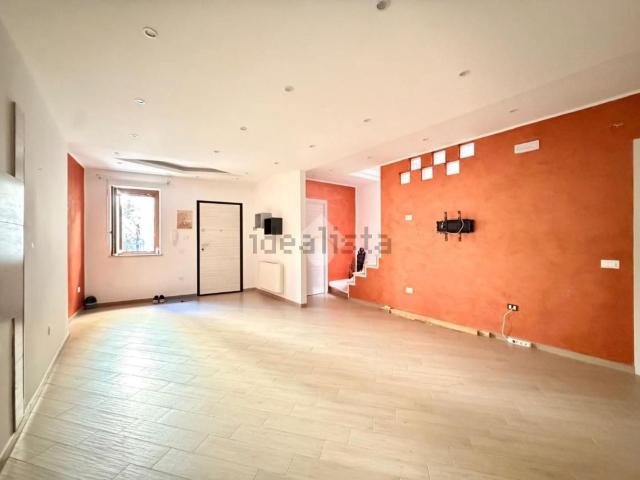 Appartamento in vendita di 140 m² in Via Petroncello, 35