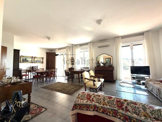 Appartamento in vendita di 140 m² in Via Percy Bysshe Shelley, 161
