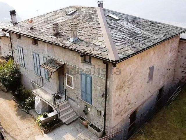 Appartamento in vendita di 140 m² in Via Piazzo, 30