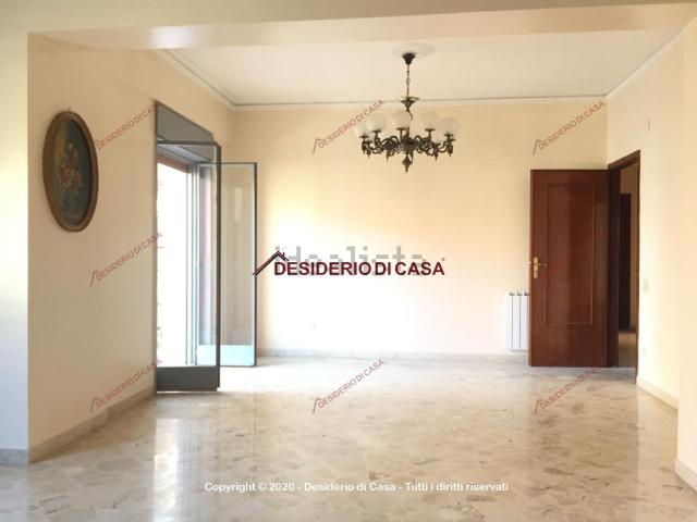 Appartamento in vendita di 140 m² in Via Piersanti Mattarella
