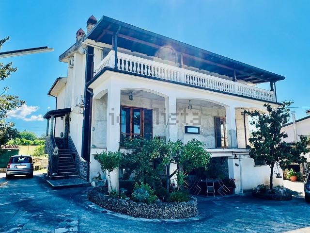 Appartamento in vendita di 140 m² in Via Plataci, 14