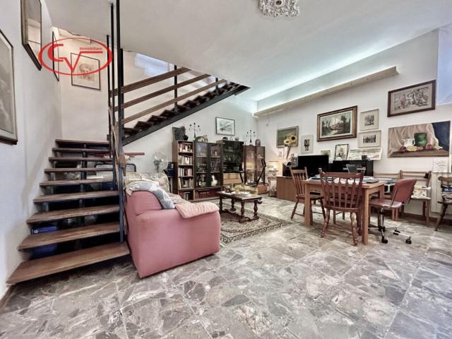 Appartamento in vendita di 140 m² in Via R. Fabbrini